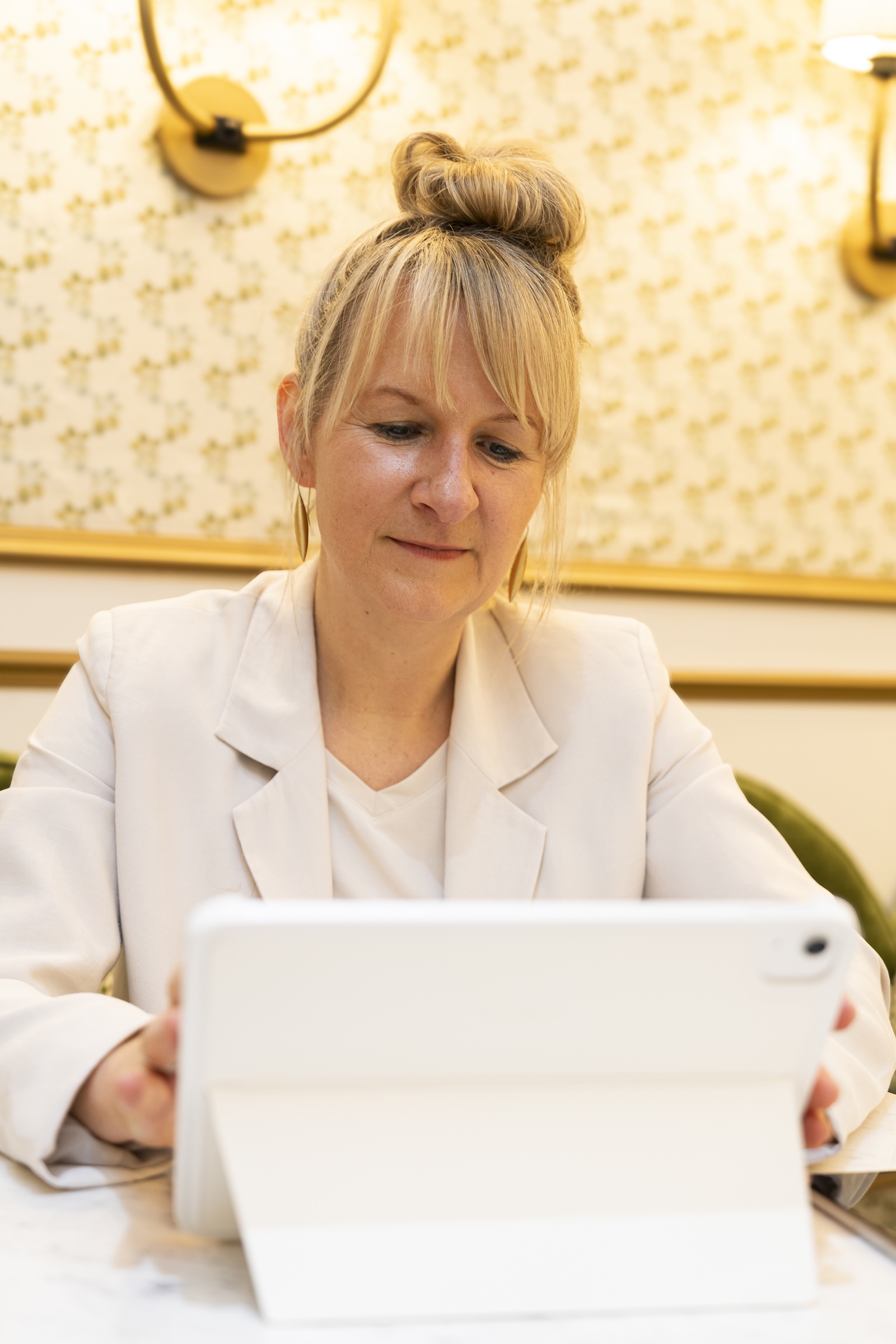 Nicole Riedl bei der digitalen Beratung